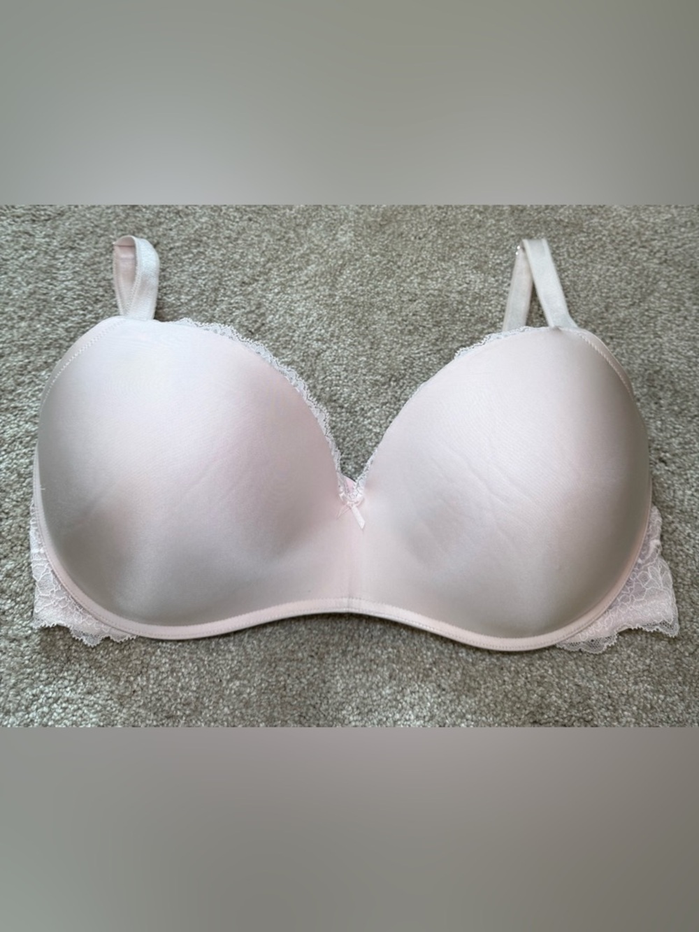 Victoria’s Secret Wireless Bra 38DD Light Pink Convertible Straps Lace Back
